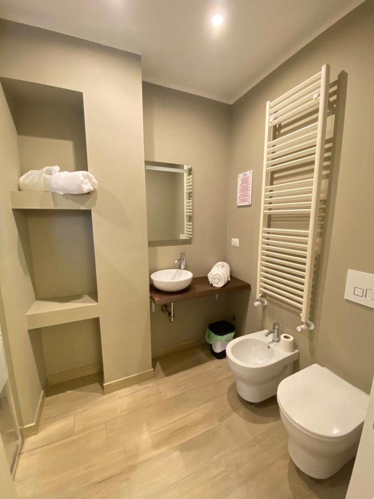 B&B Stadium Room & Suite Crotone Exterior foto